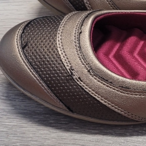 Avon cushion walk flats pink inner sole size 9 NEW - Picture 6 of 8